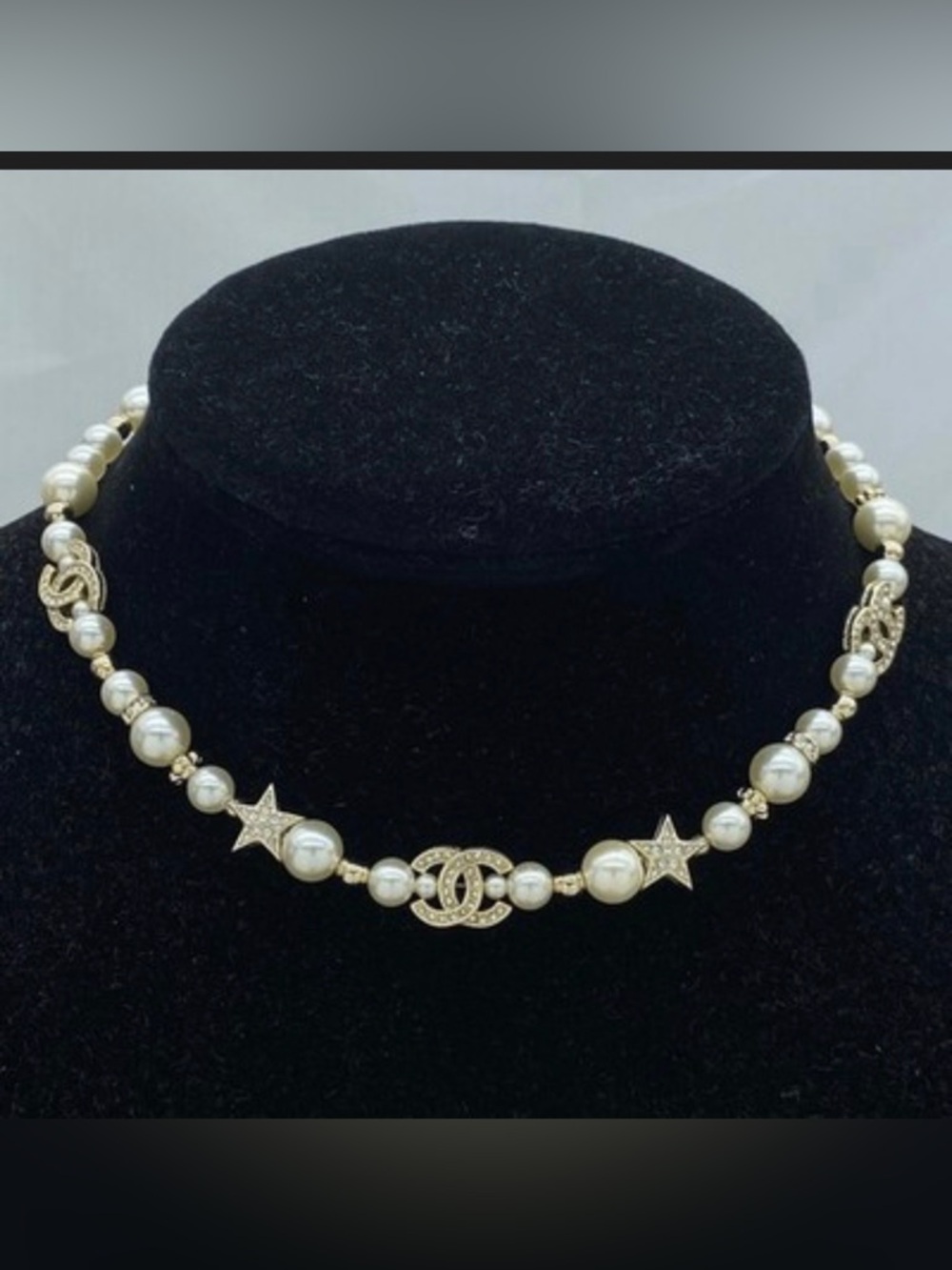VIP/Novelty Pearl and Gold Chanel Star Necklace